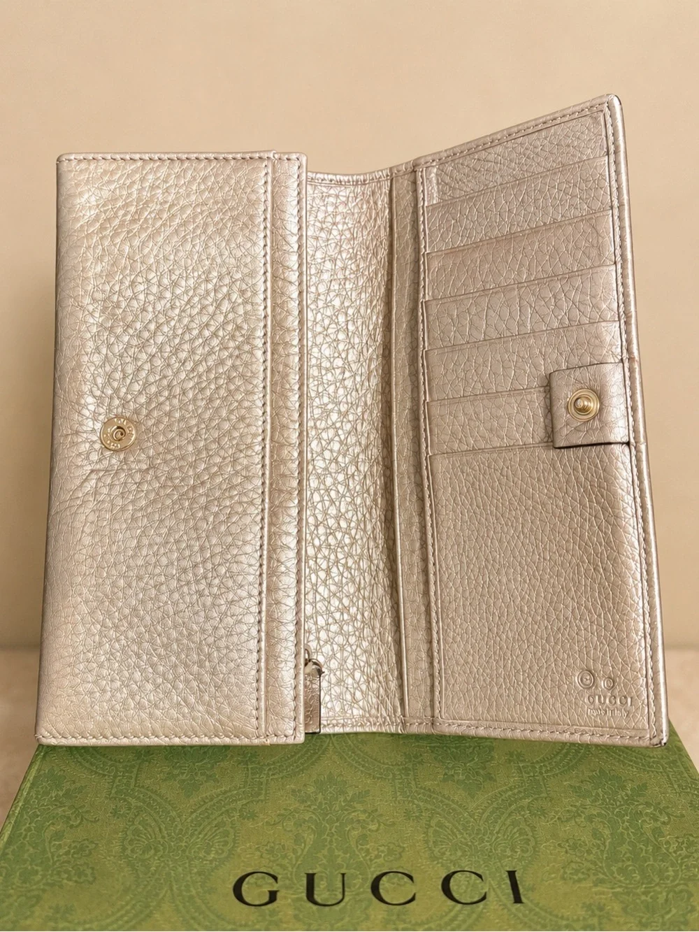 Gucci Platinum Metallic Leather Continental Wallet Authentic Made in Italy - Picture 4 of 9